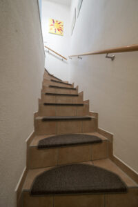 Treppen zum Untergeschoss